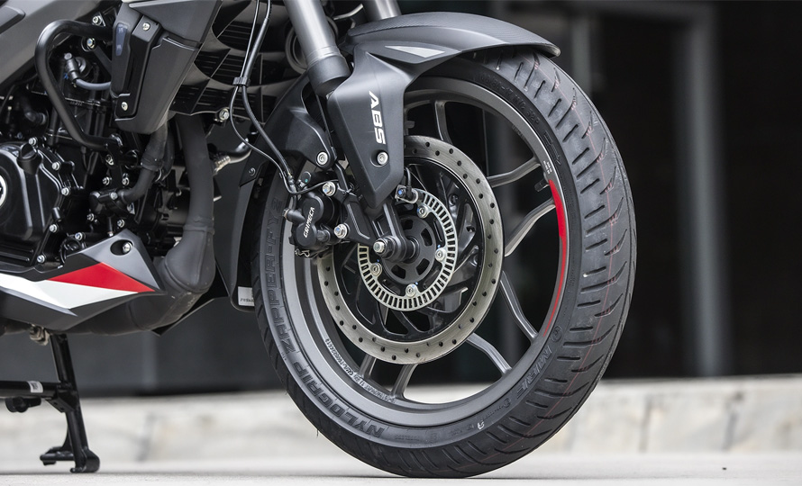 bajaj200 (9).jpg?v=1746542462?v=1746549119?v=1751562489?v=1751640138